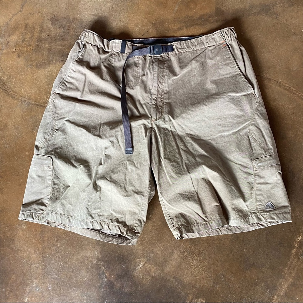 VTG Nike ACG Lightweight Baggy Cargo Tactical Utility Shorts